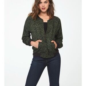 Beachlunchlounge Leopard Dasha Full Zip Bomber Jacket Green Womens M
